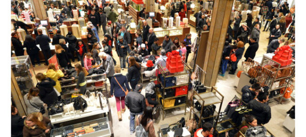 Crowd during black friday